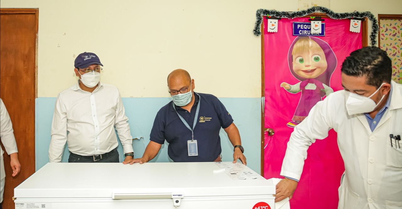 realizan-entrega-de-frigorificos-en-unidades-medicas-del-departamento-de-la-paz